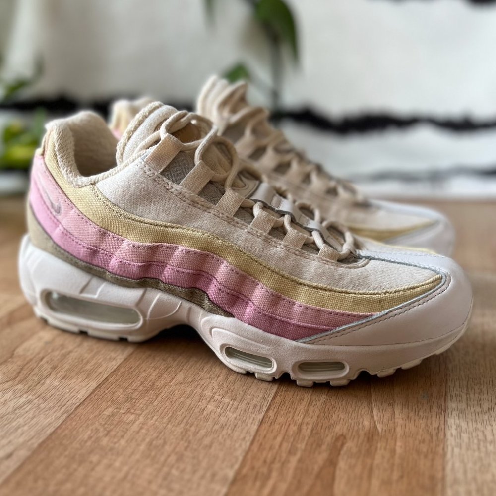 Nike Women's Air Max 95 QS